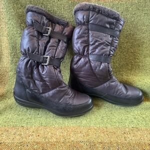 Ecco Lightweight Faux Fur Lined Snowboots, size 9 US, 40 EU